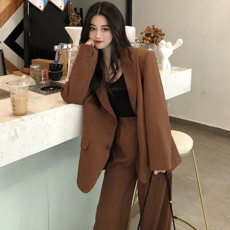 塩系or甘塩系の年齢還元スーツスーツ風プロ洋風ロイヤルシスターツーピース女性30%制限