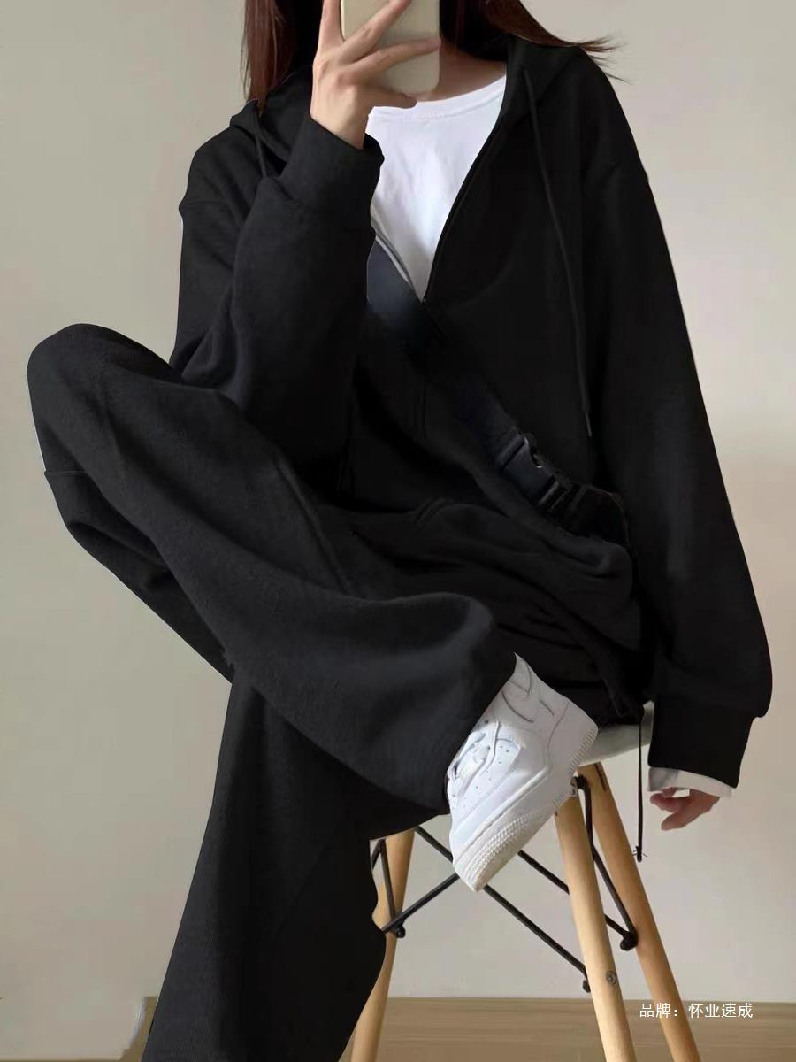 女性の春と秋の学生のための緩くてスリムなスポーツウェアスーツ韓国スタイルのファッショナブルなスウェットシャツカジュアルツーピースランニングスーツ