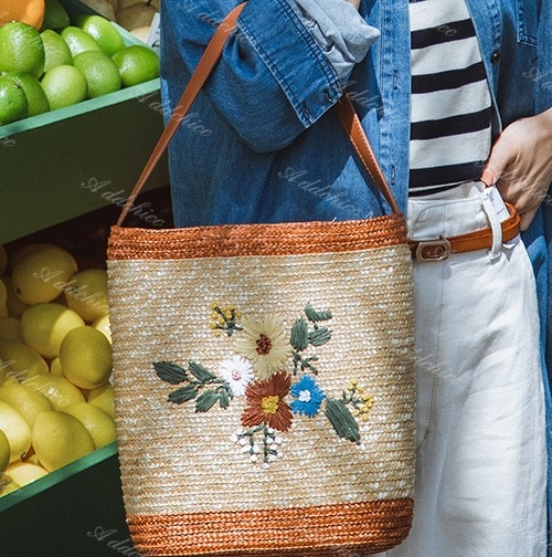 夏 大人 かわいい 贈り物 リゾート 海 麦わらバッグ ストローバッグ 通勤 手提げバッグ おしゃれ レディース かごバッグ 旅行 トートバッグ 肩掛け 草編みバッグ 母の日 上品 大きい バッグ 通
