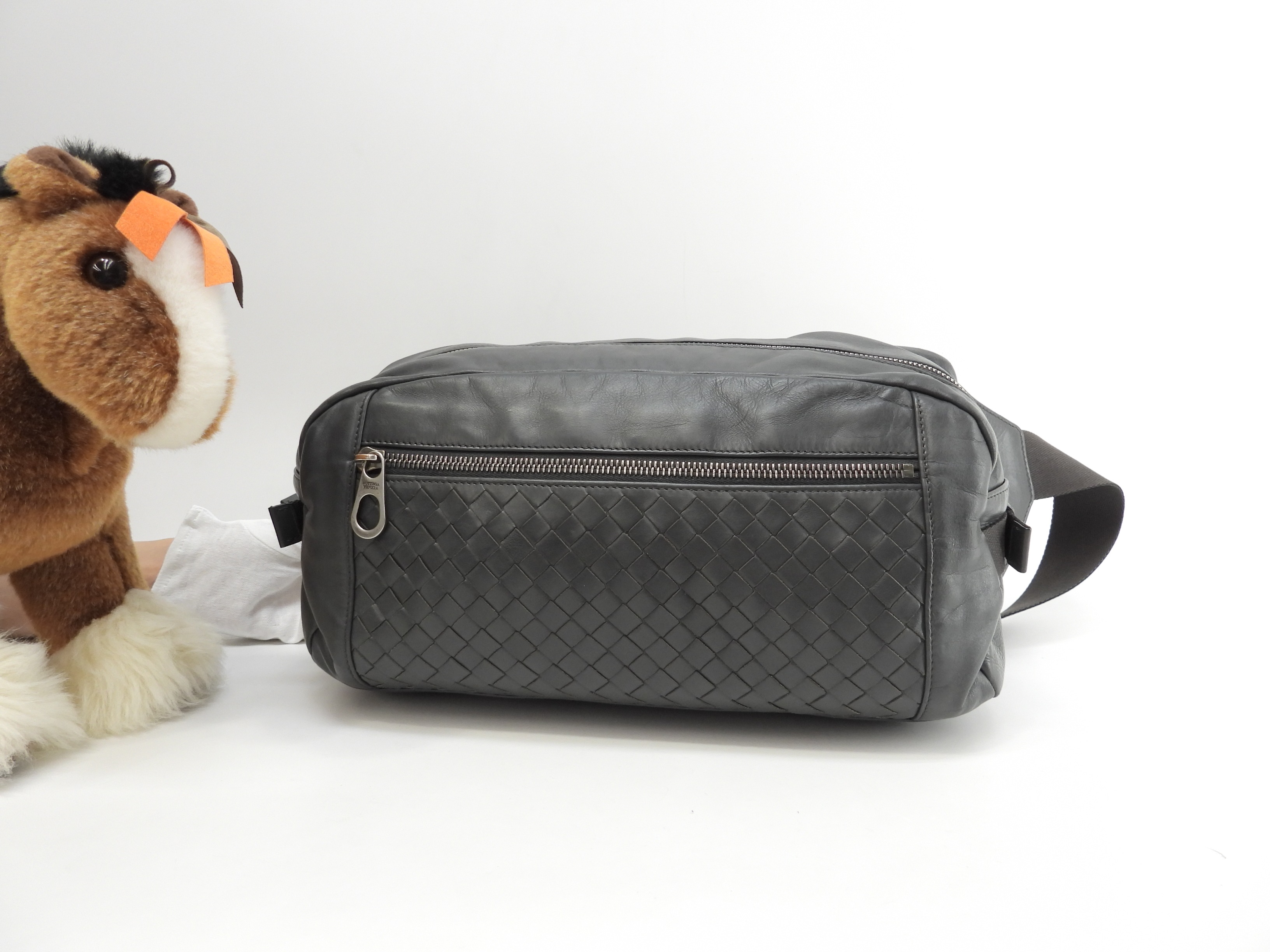 ボディバッグ大 イントレチャート レザー灰 ウエストバッグ@B03718006M