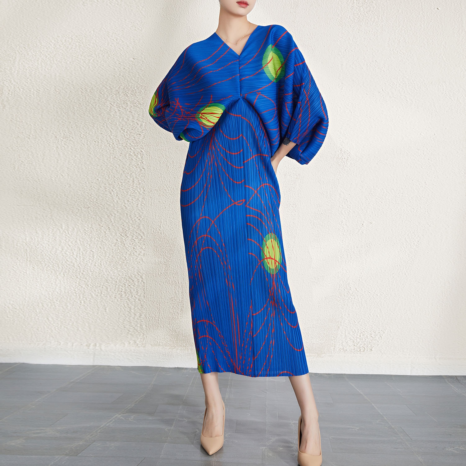 しわのコウモリの袖のプリントのワンピースの女性の春の気質はやせているハイエンドのスカートのロングスカート 6,793円