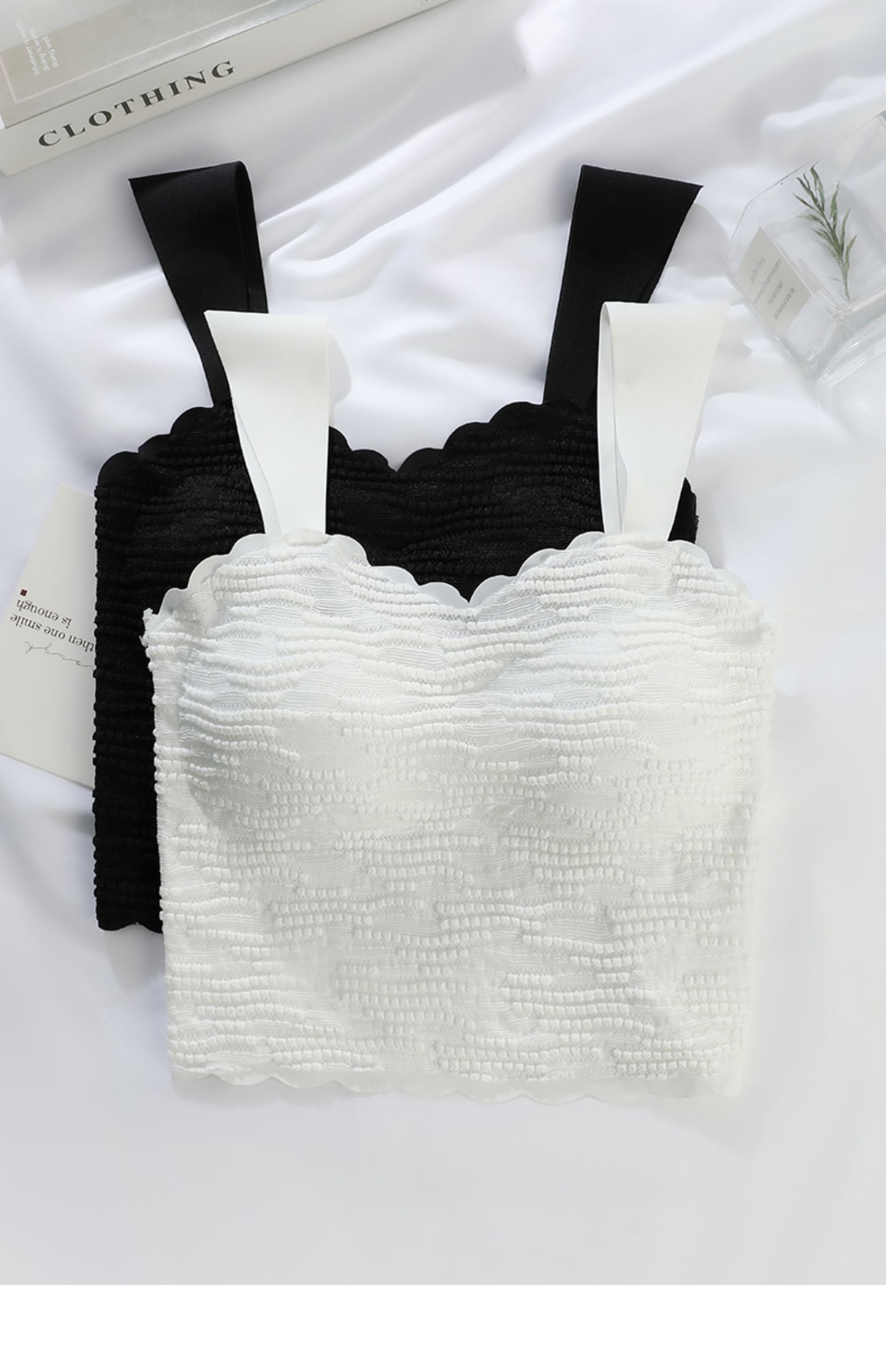 トップス カップ付き インナー カットソー 袖なし ノースリーブ かわいい 大人可愛い シンプル カジュアル 大人 おしゃれ お洒落 かっこいい 大人女子 こなれ感 ラフ 抜け感 無地 春 夏 秋 冬