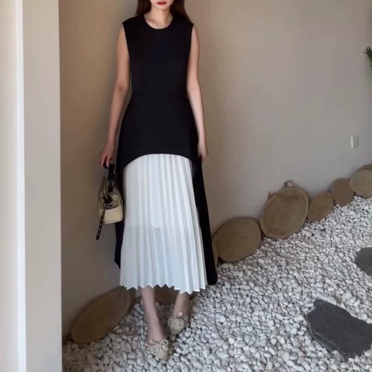 レディース ワンピース ロング マキシ 袖なし ノースリーブ ラウンドネック セミフレア フェミニン プリーツ 大人可愛い きれいめ シンプル クール 存在感 フォーマル とろみ感 都会的 クラシカル