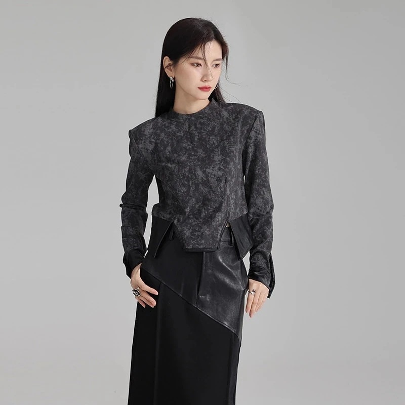 【J.Fashion】 2024春新品 トップス 絞り染め PUレザードッキング 不規則裾 ブラウス シャツ 関連商品は店で購入可能30%までに制限 5,405円