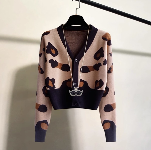 トップス カーディガン ショート丈 長袖 Vネック デザイン ボタン 美ライン 前開き カラバリ スタイルアップ ドラマチック かわいい 大人可愛い きれいめ シンプル カジュアル 大人 上品