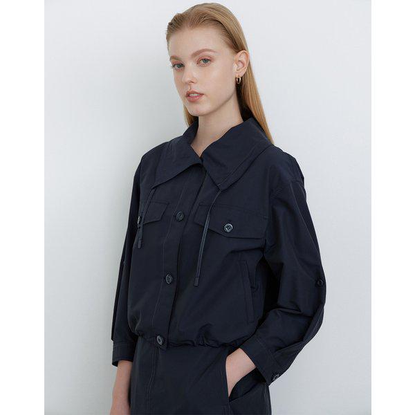 [24FW] ネイビーソリッドコットン混紡ビッグカラーショートサファリジャケットDLJA4D801N3 26,723円