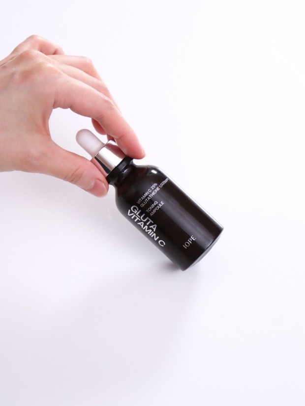 グルタ ビタミン C トーニング アンプル 23g