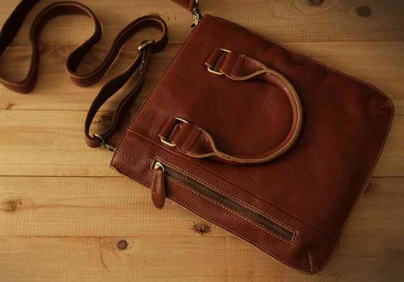 ハンドバッグ レディース 夏 黒 斜めがけ 秋 ミニバッグ カジュアル 小さめ トートバッグ 財布 レザー革 トート ミニ ミニトートバッグ 本革 ブランド 軽い ショルダーバッグ おしゃれ 冬 人気