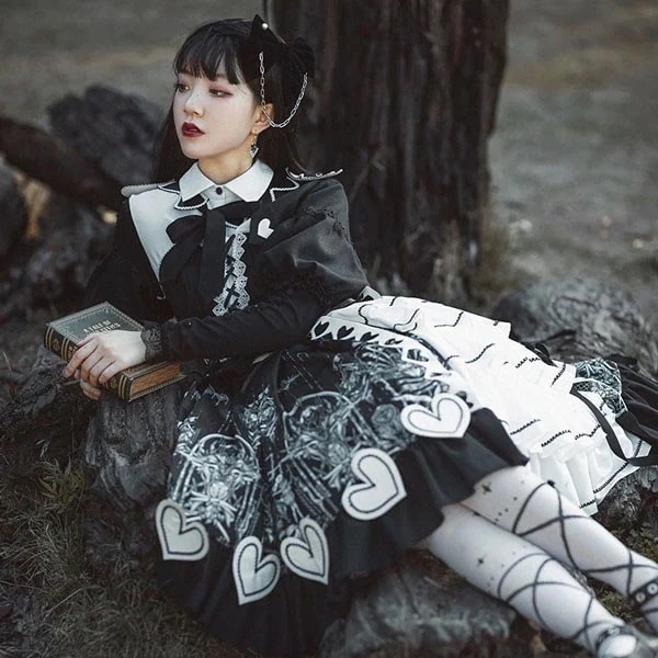 ロリータ 黒ロリ ワンピース Aライン Lolita メイド 女の子 コスプレ ミモレ丈 レディース コスチューム 衣装 かわいい 可愛い フリル 仮装 イベント ゆめかわいい 女の子 ガールズ リ
