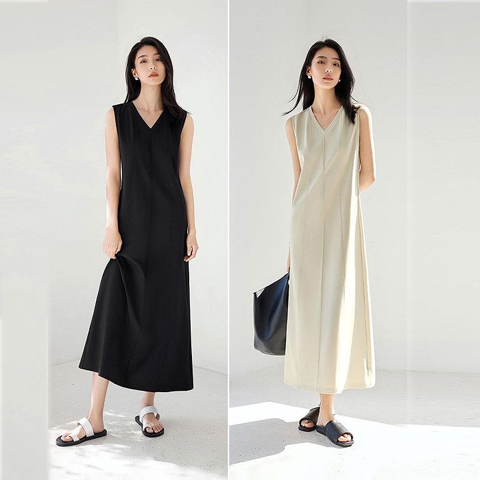 新入庫 ノースリーブ　V襟　ロングワンピース　エフォートレス・エレガンス」ノースリーブVネックマキシワンピース　オフホワイト　ブラック　大きいサイズ有り　SからXXL