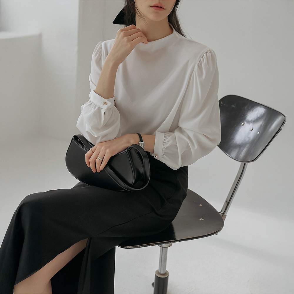 ローズビンソフトバックボタンシャーリングブラウス 6,913円