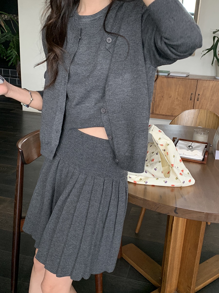 韓国年齢対策スーツ2024初秋ニットカーディガン半袖トップスプリーツスカート3点セット