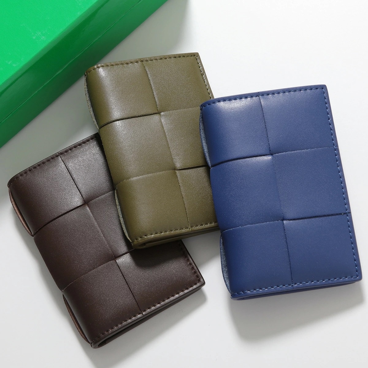 BOTTEGA VENETA ボッテガヴェネタ カードケース CASSETE カセット 748053 VBWD2 メンズ レディース 名刺入れ マキシイントレチャート カラー3色