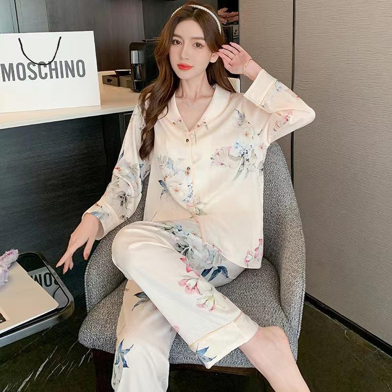 超人気 レディース エレガントな花柄服 シルクパジャマ 前開き お花の刺繍がキレイ仕上がり長袖 洗える 上下の2点セット[母の日]