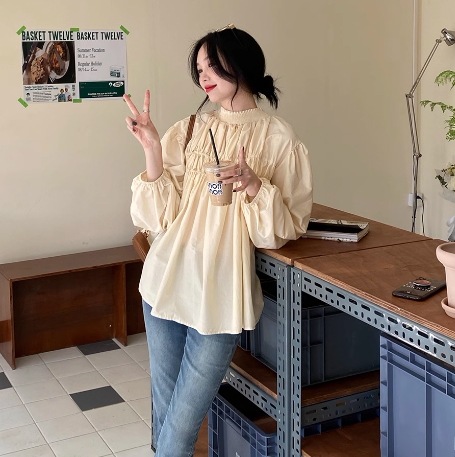 トップス ブラウス プルオーバー 長袖 ボリュームスリーブ スタンドカラー フレア デザイン ギャザー 美ライン ニュアンス ロマンチック かわいい 大人可愛い きれいめ シンプル カジュアル 大人