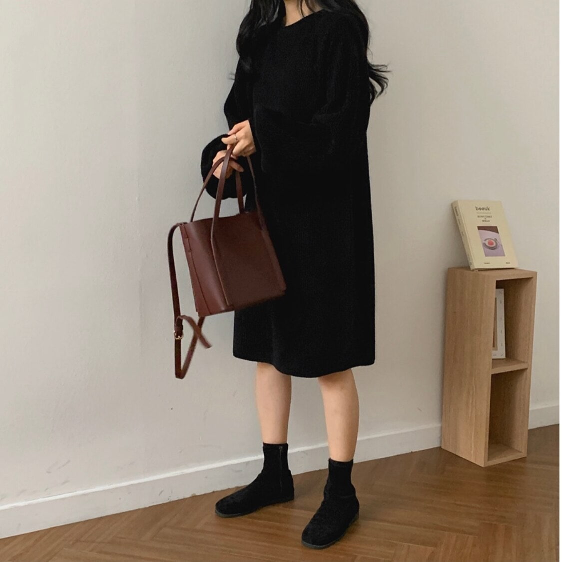 3色 ワンピース 長袖 秋 冬 かわいい ニット ワンピ チュニック 膝丈 ひざ丈 膝上 ボリューム袖 ラウンドネック 襟なし 伸縮性 黒 ブラック 茶色 ブラウン カーキ 春カラー 秋カラー ゆったニットワンピ