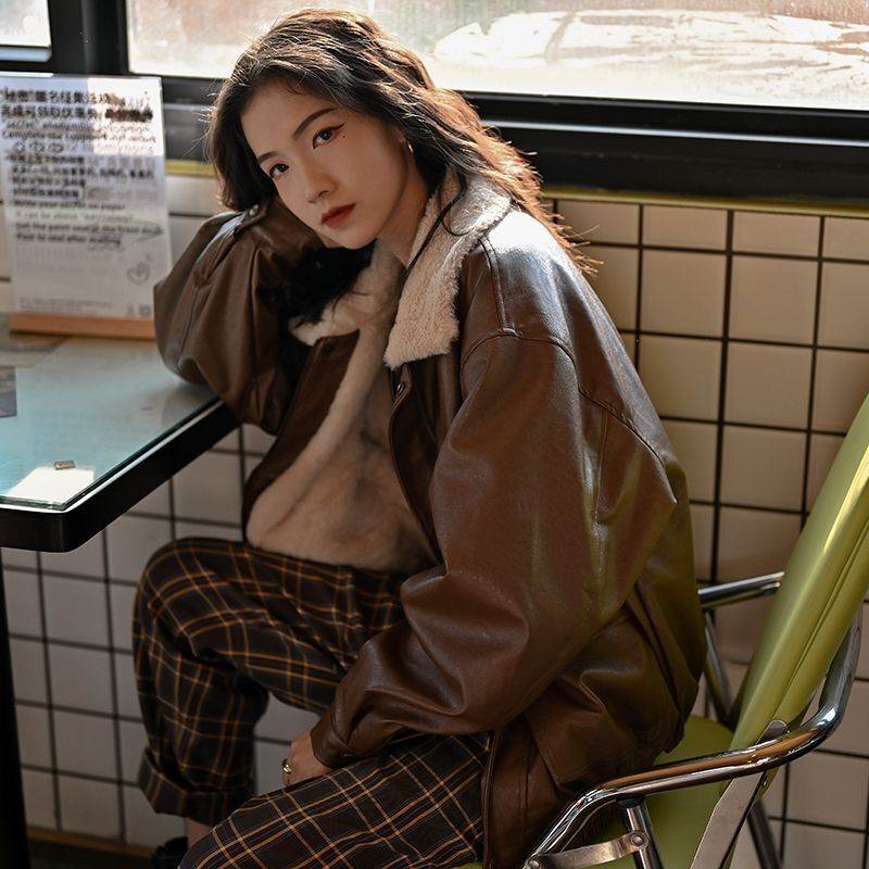 アウター レザージャケット 革ジャン ライダースジャケット ミドル丈 袖あり 長袖 ストレート モコモコ レザー PU おしゃれ お洒落 かっこいい レトロ メンズライク マニッシュ 個性的 クール