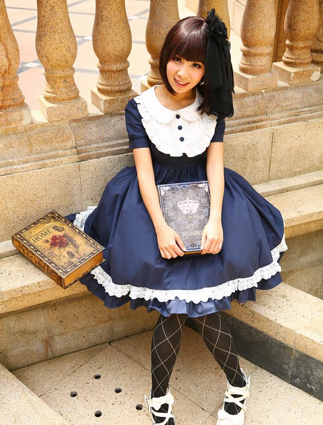 【短納期】ネイビーブルーロリータワンピースドレス　2021　足太ぺんた　ショートスリーブ　ターンダウンカラー　レース　トリム　アイドル衣装