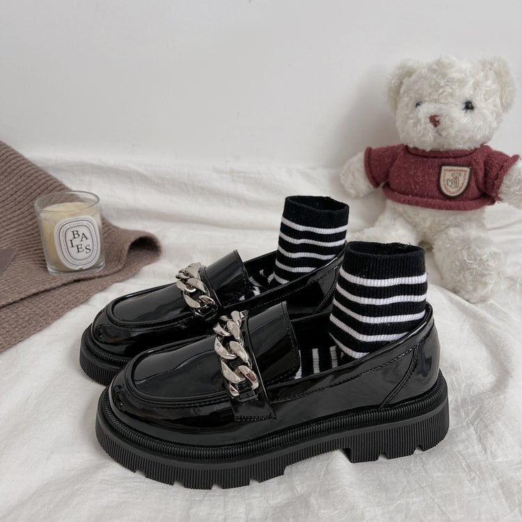 艶消し 艶あり チェーン l ローファー シューズ 靴 くつ クツ 革靴 4cmヒール チャンキーヒール ラウンドトゥ 歩きやすい 履きやすい PU かわいい 大人可愛い カジュアル 大人 おしゃれ 5,359円