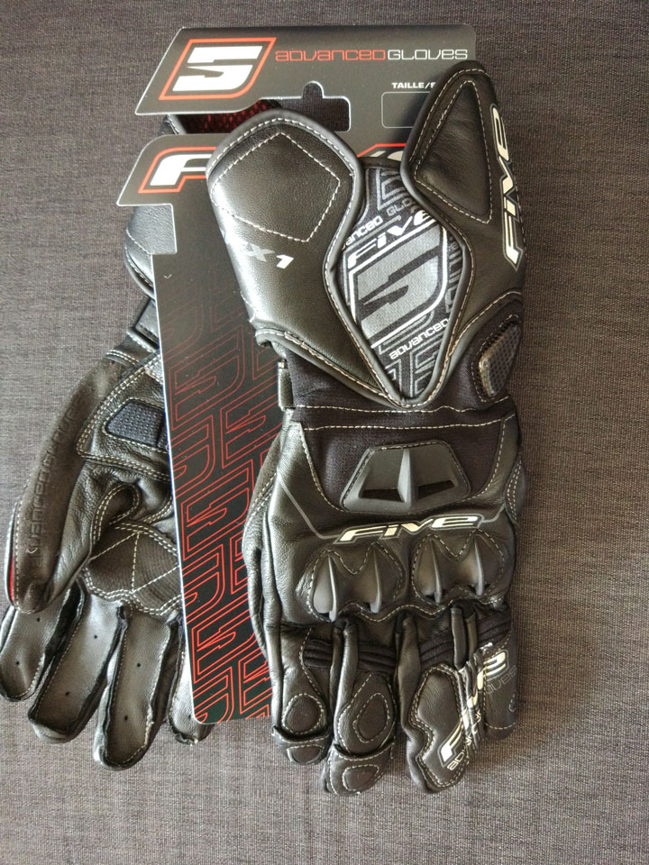 FIVE RFX1 GPバイクレーシンググローブ　カーボン　革手袋　激安 黒緑/黒白/純黒/白赤/蛍光白