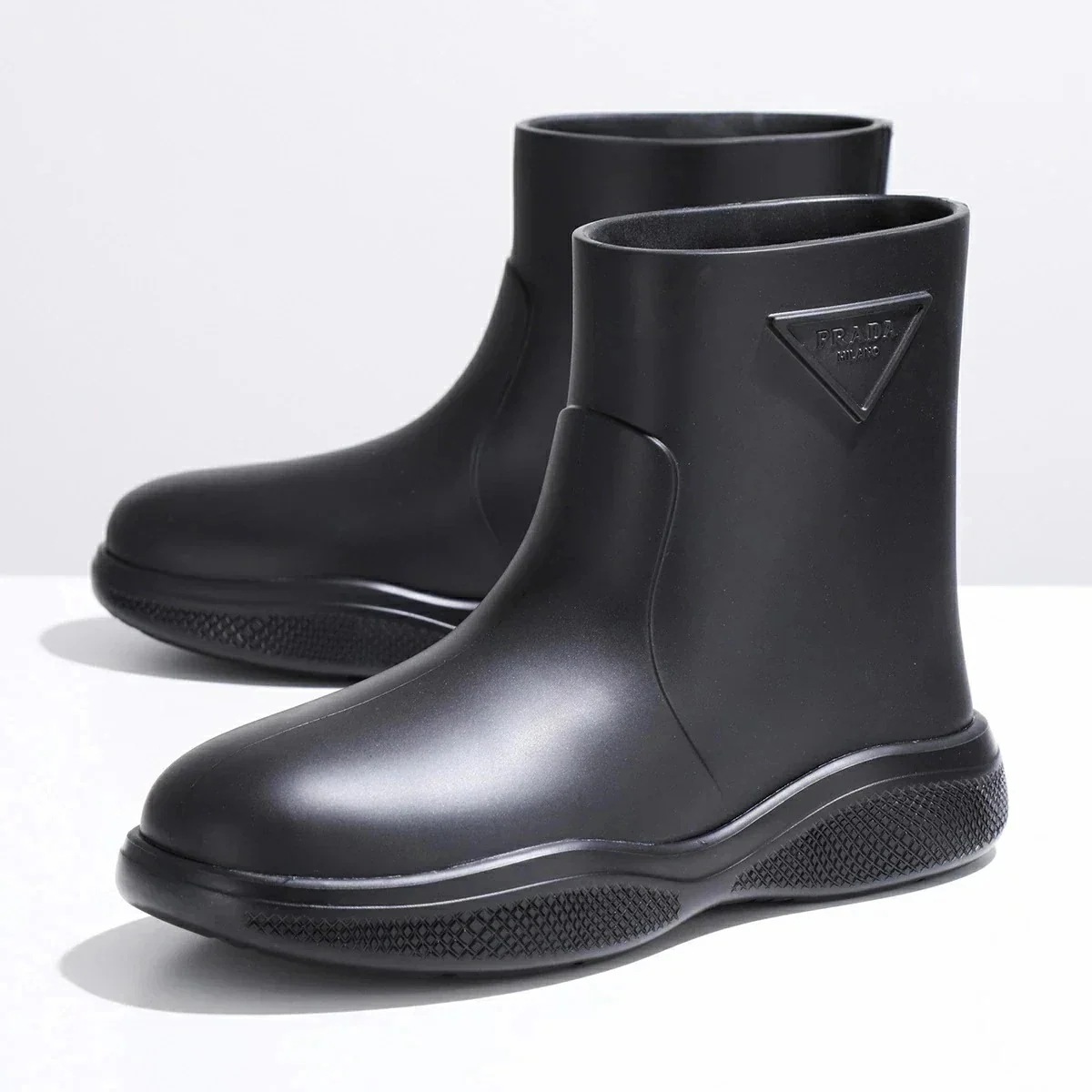 Qoo10] PRADA PRADA プラダ レインブーツ 2TE : メンズバッグ