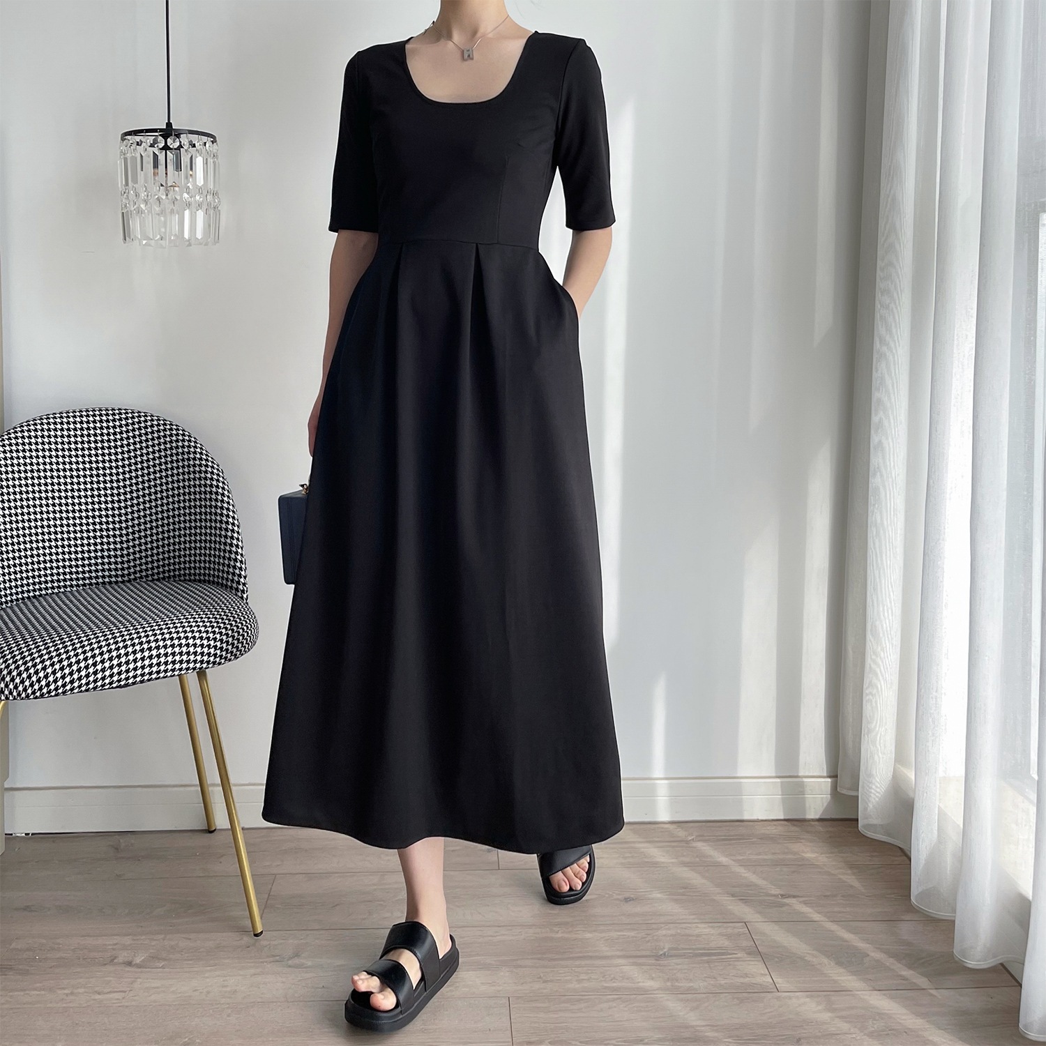 レディース ワンピース 膝下 ミモレ 半袖 ラウンドネック フレア フェミニン タックプリーツ かわいい 大人可愛い きれいめ シンプル カジュアル 上品 おしゃれ エレガント ラブリー キュート