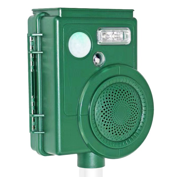 1台 光と音の両対応 害獣撃退器 忌避 害鳥 害獣 猫避け ハト避け 猫 カラス ハト イノシシ シカ 寄せ付けない 畑 庭 LED ライト ソーラー