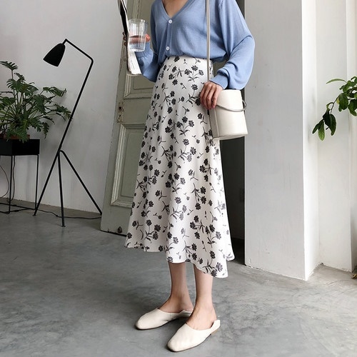 3212.ロング丈 花柄フレアスカート（ホワイト）2019 春夏 sale 普段使い かわいい シフォン 100,000円