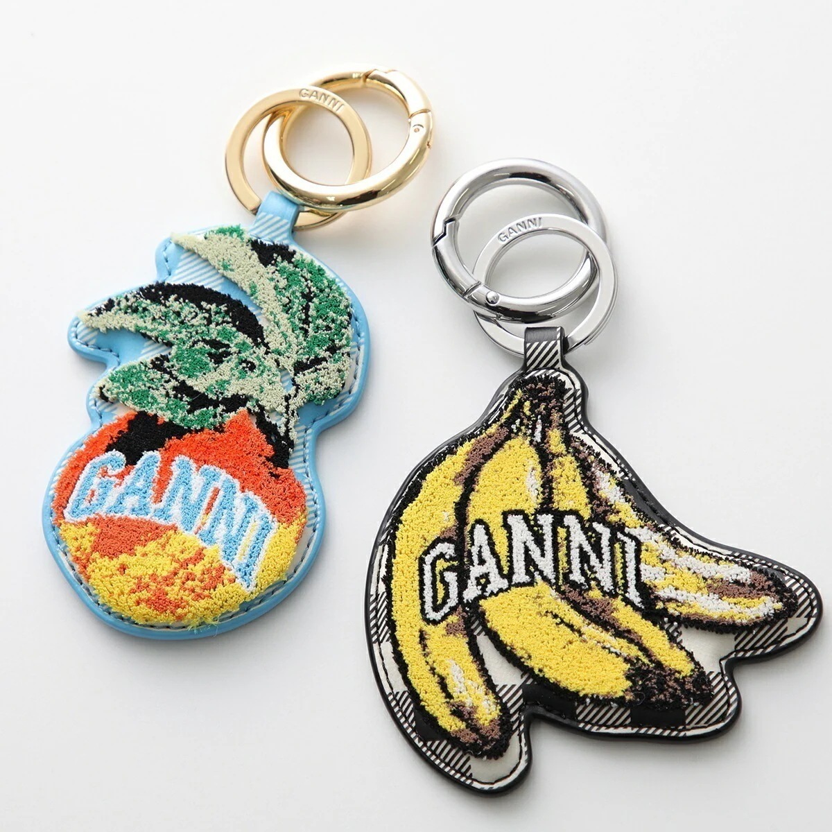 GANNI ガニー キーリング Apple Banana Keyring Velvet A6781 A6812 レディース バッグチャーム キーホルダー アップル バナナ ベルベット カラー2色