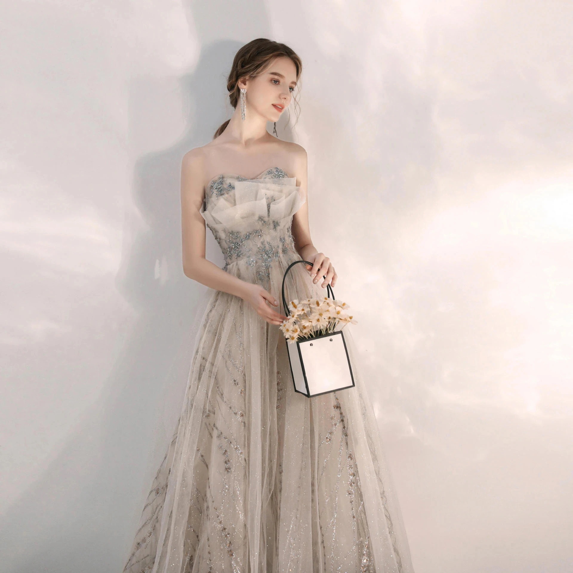 パーティードレス2025新入荷 結婚式ワンピース 高級感 ドレス ウェディングドレス 花嫁ロングドレス 成人式 同窓会 演奏会 司会者 発表会 卒業式 ワンピース
