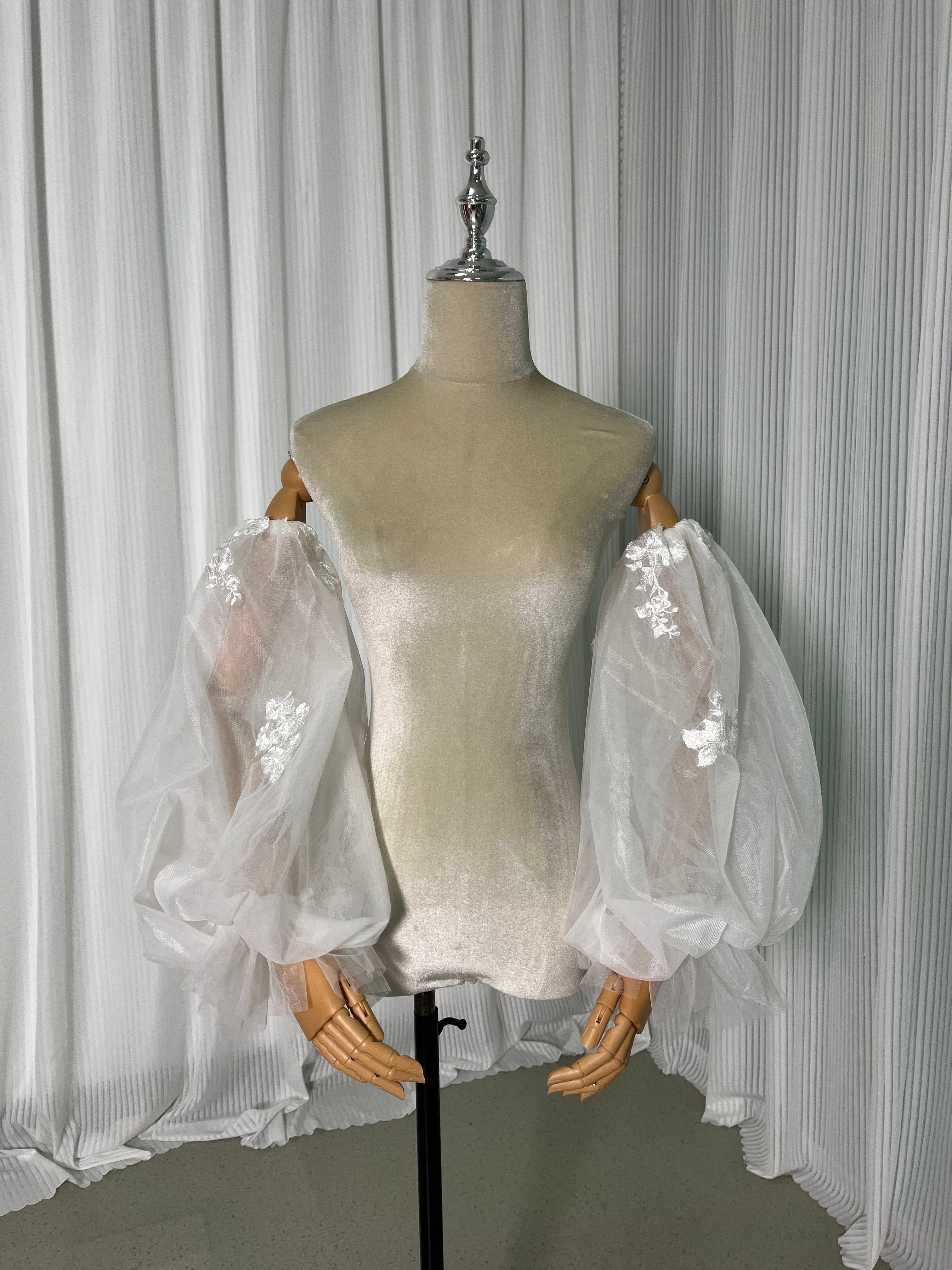 可愛い パフスリーブ 取り外し袖 ストレッチ ソフトチュール キラキラ光る刺繍 花嫁/ウェディングドレスドレス