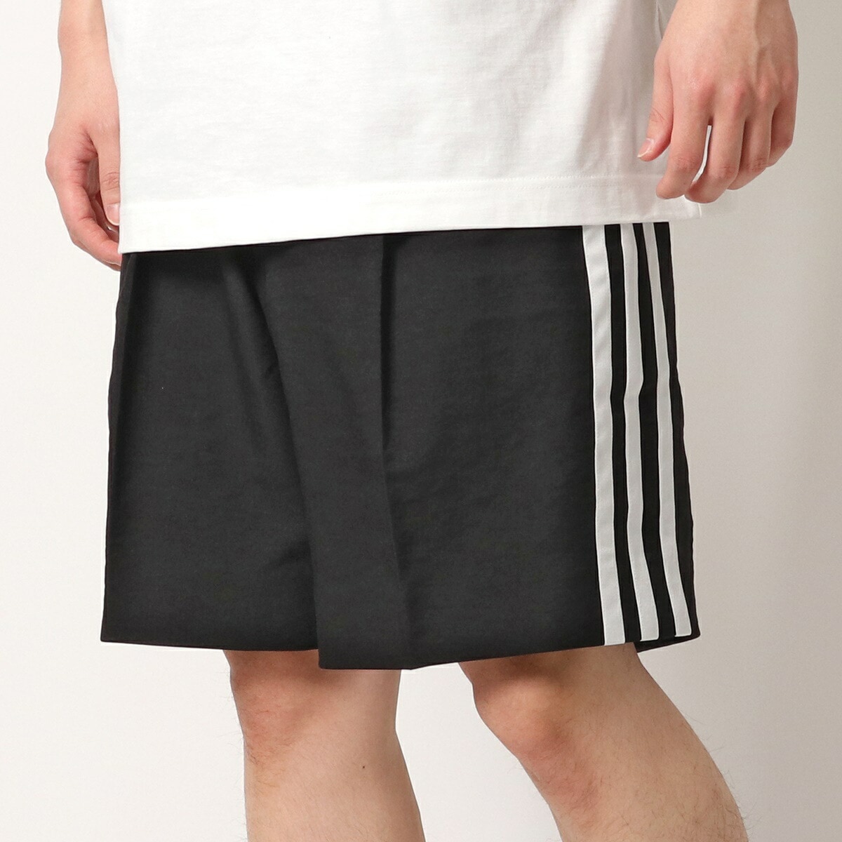 Y-3 ワイスリー パンツ M CH1 ELEGANT 3 STP SHORTS SHORT LENGTH HG6085 メンズ ショートパンツ 3ストライプ ロゴ BLACK/NOIR