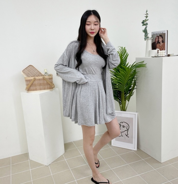 トップス スカート ボトムス パンツ アウター セットアップ カーディガン ズボン キャミソール ショートパンツ ミニ丈 膝上 ノースリーブ 長袖 萌袖 ラウンドネック 前開き ウエストゴム