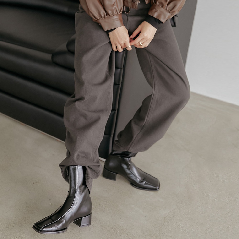 スクエアトゥローヒールブーツ