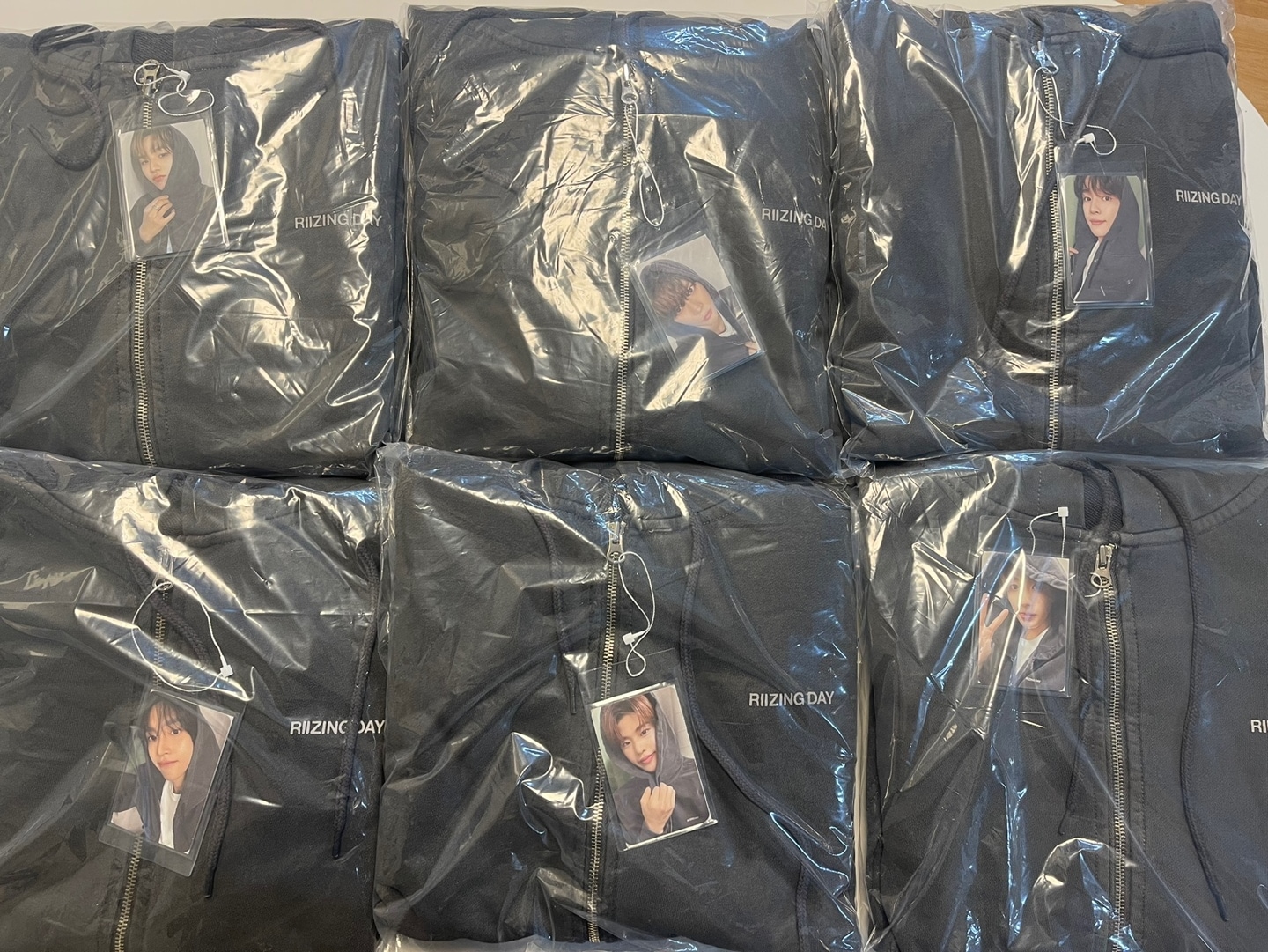 2024 RIIZE FAN-CON RIIZING DAY FINALE in SEOUL OFFICIAL MD ZIP-UP HOODIE SET