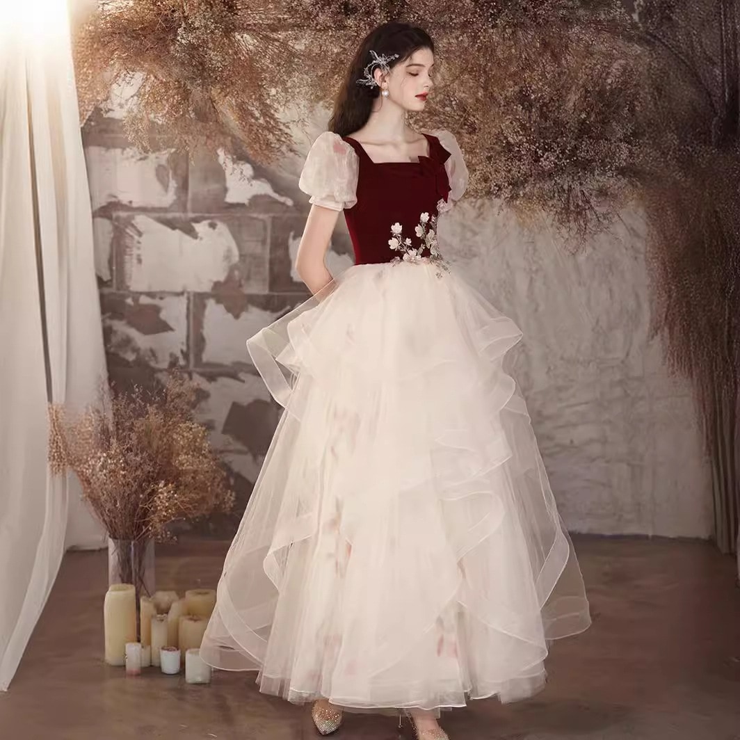 スイートスタイルベルベットパフスリーブドレス2024花嫁結婚式婚約感チュチュスカートイブニングドレス