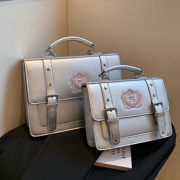 サッチェルバッグ レディース バッグ 鞄 カバン スクエアバッグ 通学 通勤 学生 大人 3way リュック ハンドバッグ ショルダーバッグ 英国風 学院風 おしゃれ キレイめ ロリータ ブラ 5,210円