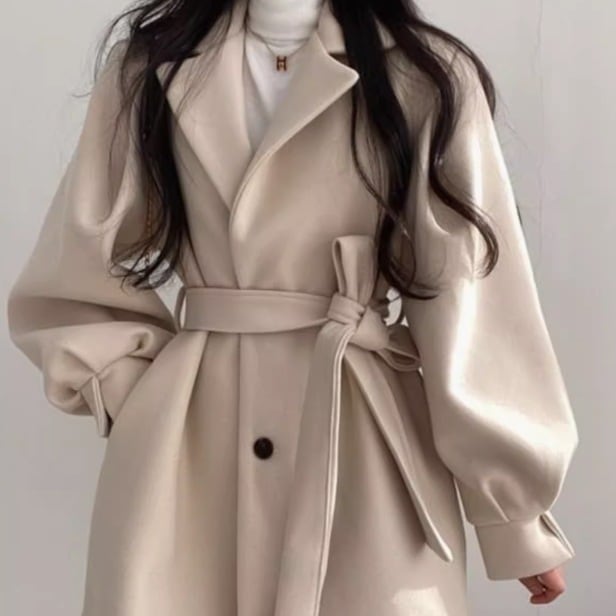 レディース ジャケット コート アウター 上着 ウール 羽織 前開き 長袖 ボリューム袖 萌袖 Vネック 襟付き ウエストマーク ウエストリボン ふわふわ ふっくら ハイウエスト 伸縮性 ボタン