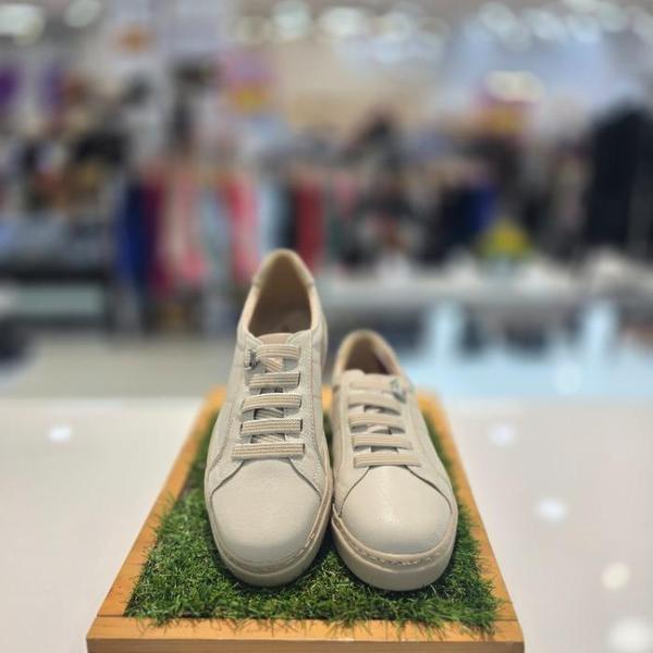 セーブゾーン04 女性コンフォートカラーバンドカジュアル軽量スニーカーA ベージュ 33FQ479 (S40742721)