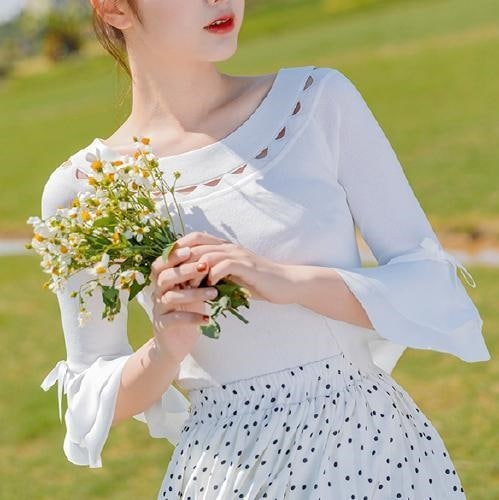 2239.フレアスリーブ トップス(ホワイト)