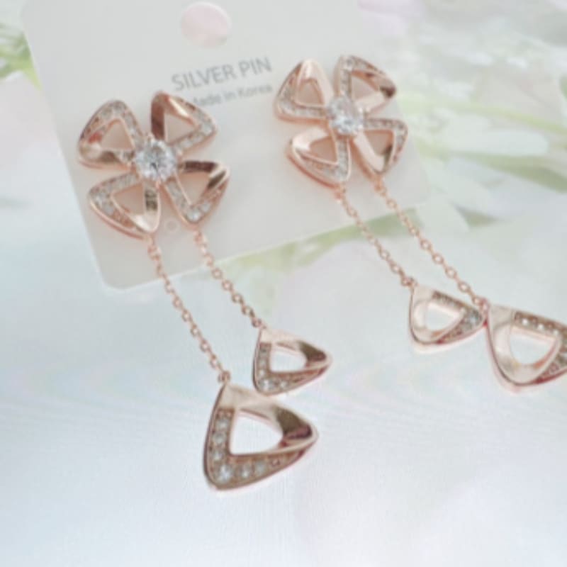 涙の女王 キムジウォン 花ドロップピアス
