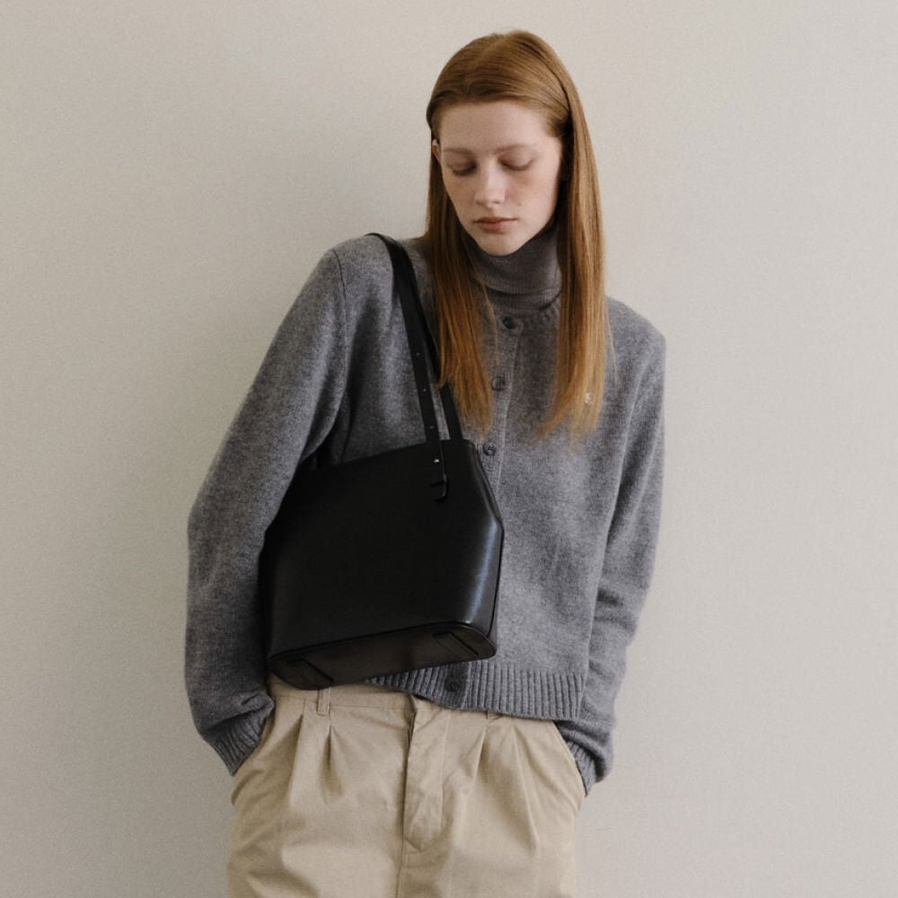 Roseoul ミディアム Aラインショルダーバッグリンクルブラック