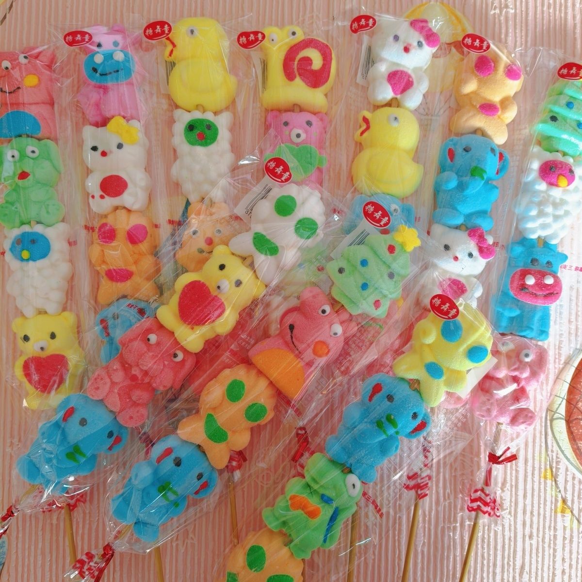 漫画のロリポップ串刺しコットンソフトキャンディと懐かしいスナックのミックス お玉 誕生日プレゼント 子供の贈り物