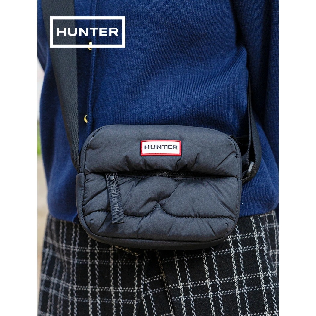 HUNTER ハンター ミニ クロスボディ バッグ ショルダーバッグ パファー INTEREPOD EXTRA PUFFER MINI CROSSBODY BLACK ( かばん ナイロン メンズ レ