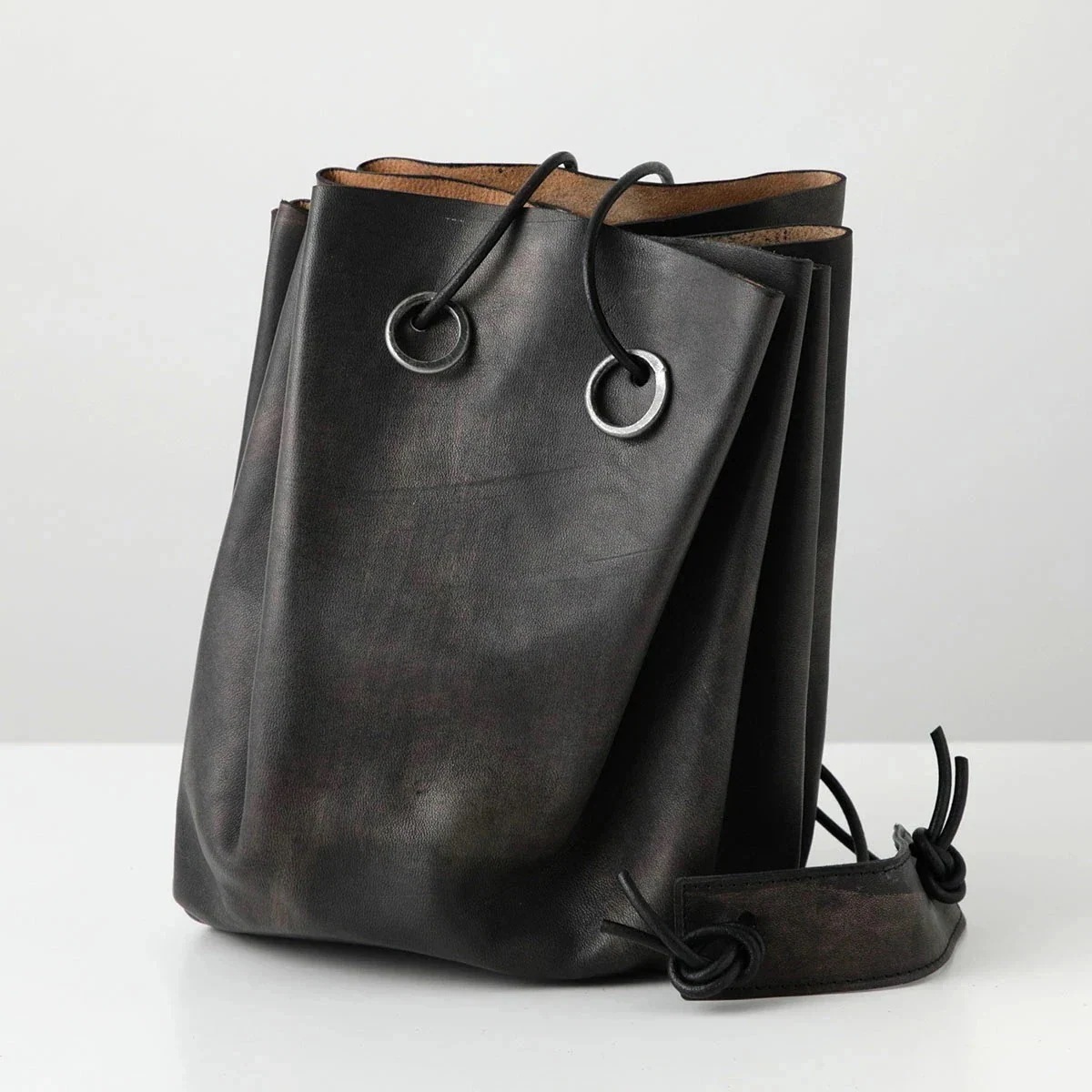 TAGLIOVIVO タリオヴィヴォ ショルダーバッグ CASPER メンズ クロスボディ レザー アンティークメタル H.D.HORSE/ABYSS 【mega】 30,527円