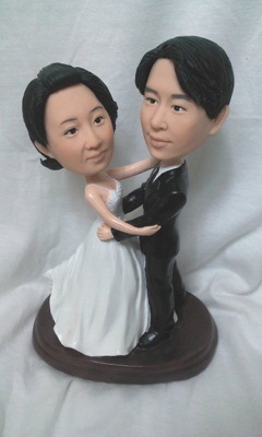 そっくりフィギュア注文製作(シングル) あなたのように見えたフィギュア人形誕生日プレゼント結婚記念日のギフト大切な思い出をあなただけのフィギュアで残してみませんか 結婚式のサプライズギフトや誕生日金婚式や退職のお祝いにおすすめ！ あなただけのオリジナル衣装作成も可能です（追加料金）