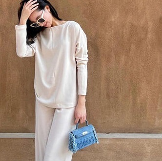 セットアップ スウェット ロング ロング丈 袖あり 長袖 ラウンドネック 襟なし ワイドショルダー 上下セット 2点セット ツーピース かわいい 大人可愛い シンプル カジュアル 大人 おしゃれ 9,634円