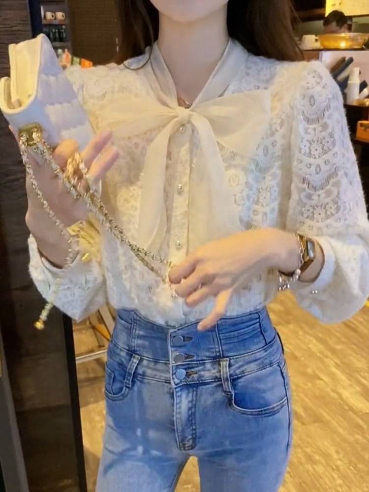 レースシャツ 大きなリボン トップス シャツ ブラウス 白トップス 長袖 ボリューム袖 襟なし ワイド レース 前開き 透け感 シースルー かわいい きれいめ シンプル 上品 おしゃれ こなれ感 ラフ