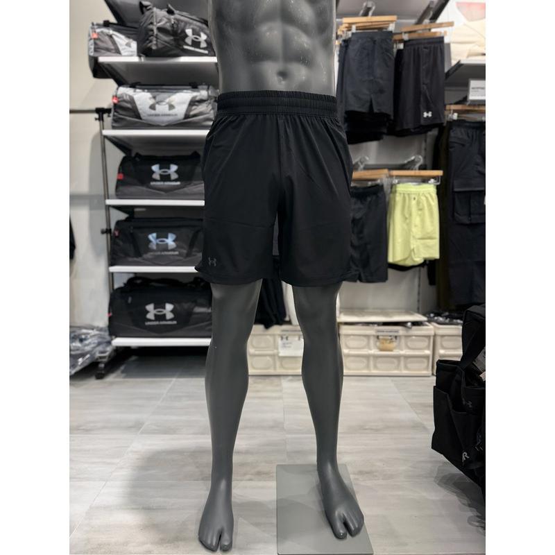 1362289-001 ブラック エレベーテッド ウーブン ショーツ ハーフパンツ 8インチ