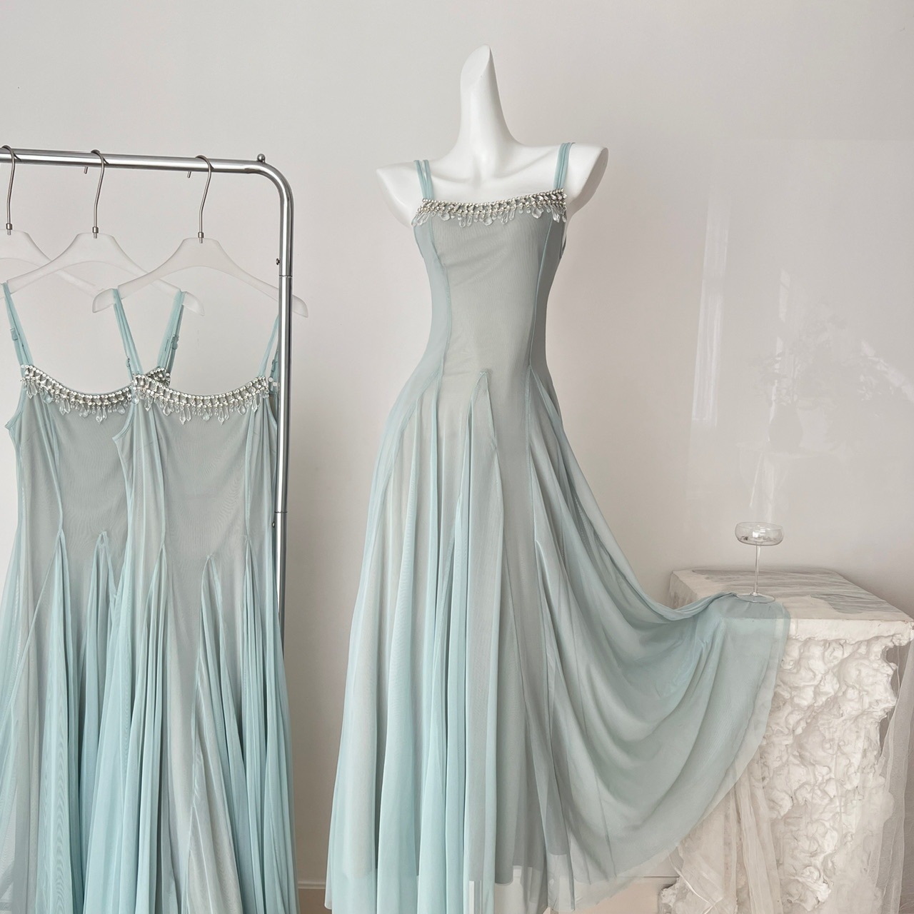 2025夏修身超仙水晶ドリルチェーン網糸大振りストラップロングワンピース